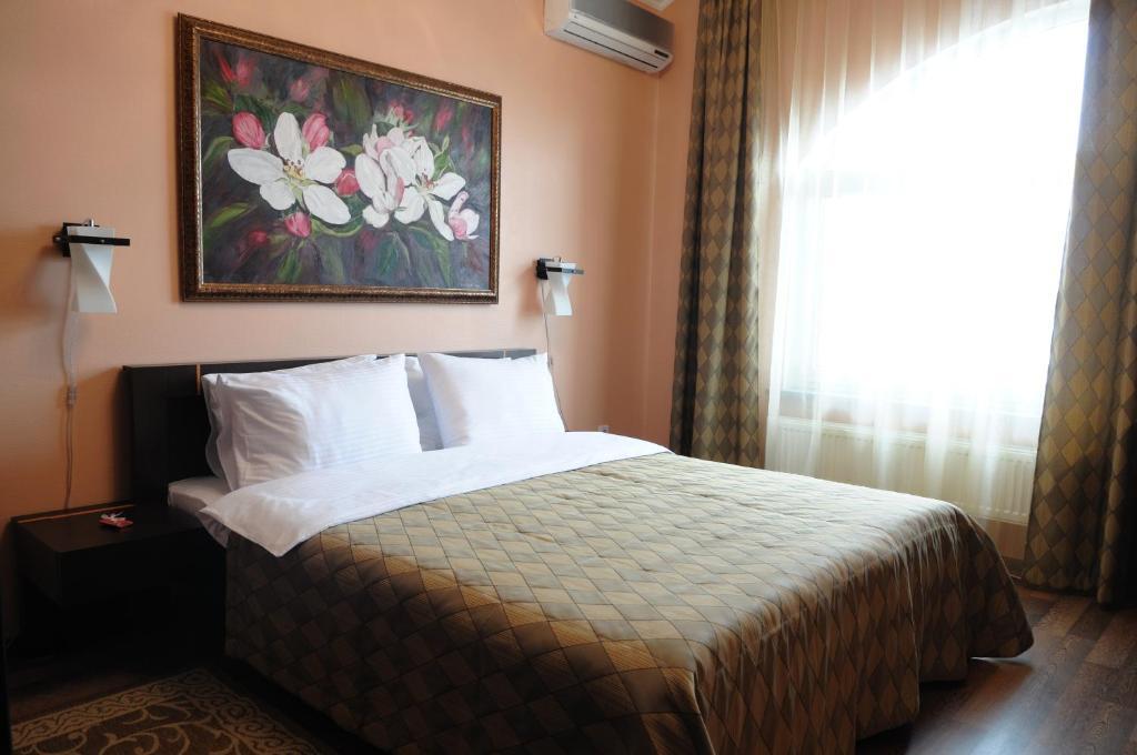 Melrose Hotel Rivne Room photo